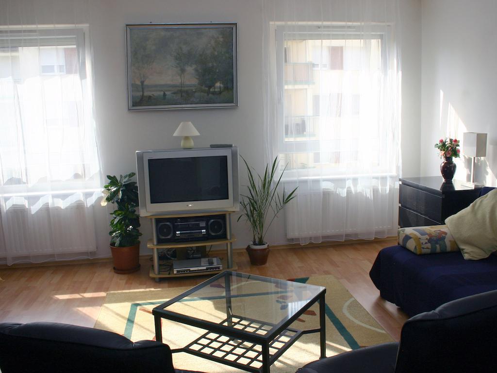 Arriva Apartment, Optional Indoor Parking Budapest Szoba fotó